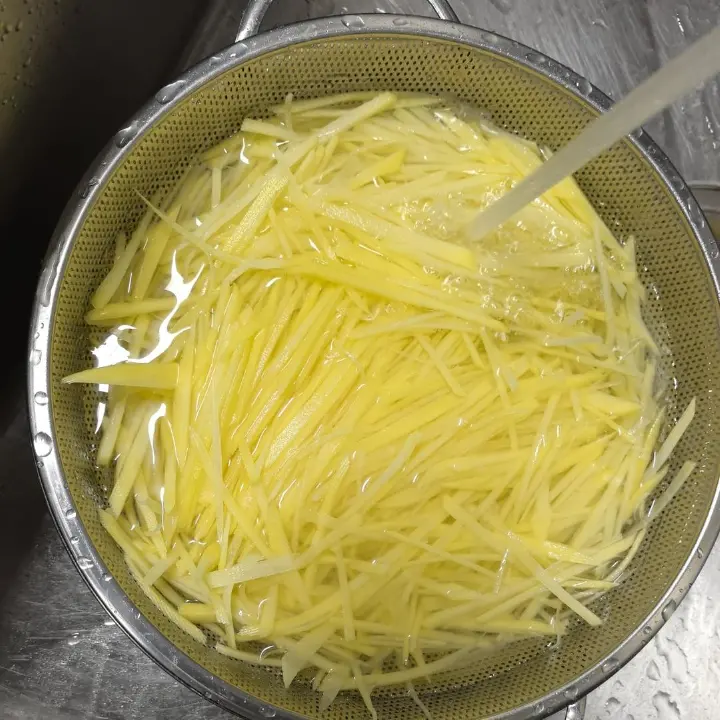 酸辣土豆丝 第 1 步