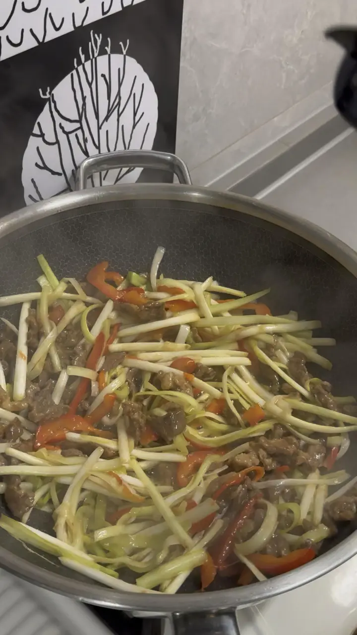 韭黄炒肉丝 第 3 步