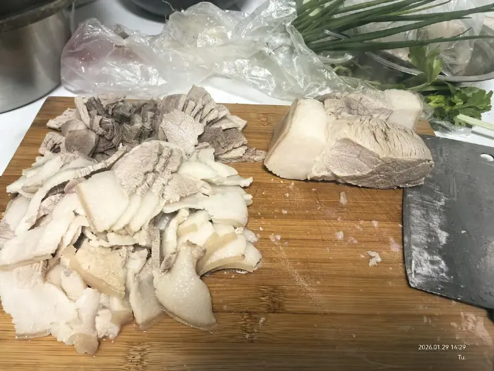 蒜苗回锅肉 第 7 步