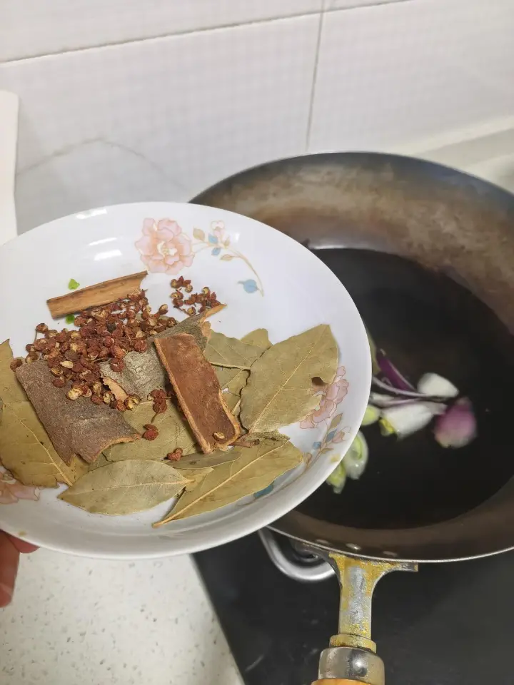香菇牛肉辣酱 第 6 步