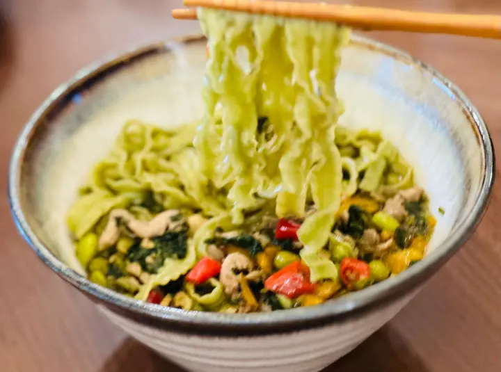 腌菜花毛豆米炒肉丝 第 9 步