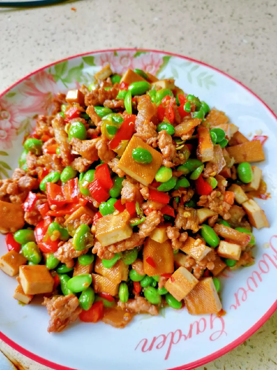 肉末香干炒毛豆成品图