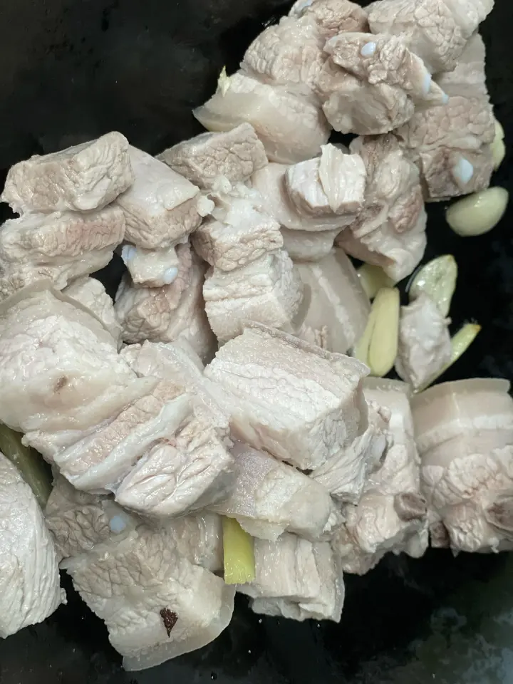 青萝卜腐竹红烧肉 第 6 步