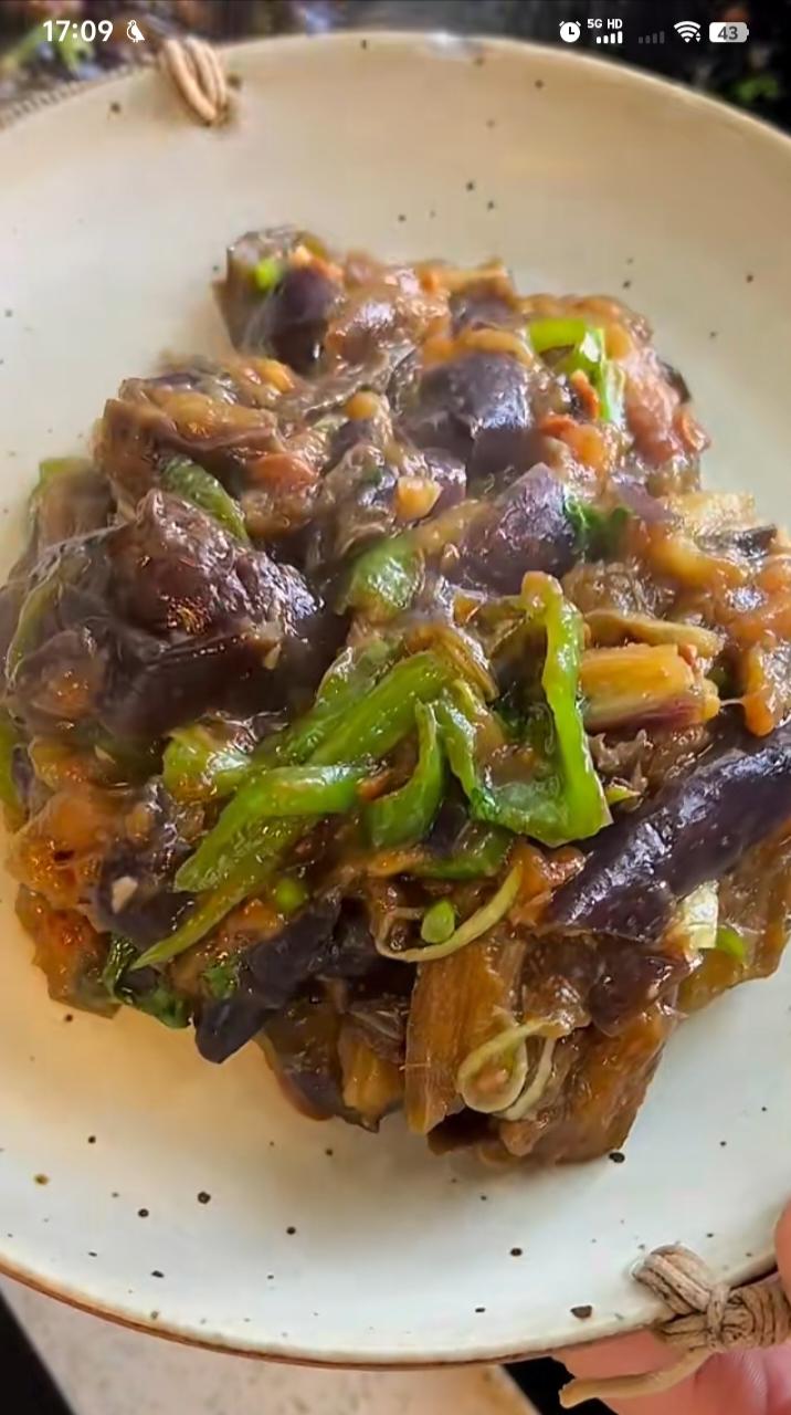 回锅茄子成品图