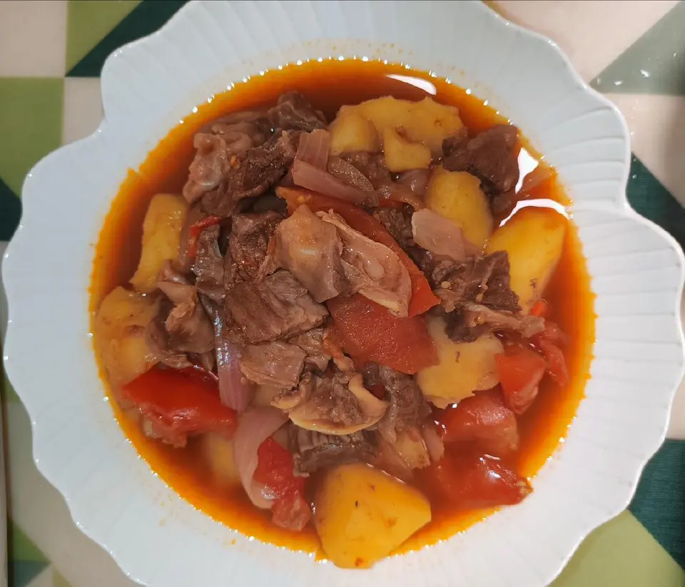 番茄土豆炖牛腩成品图