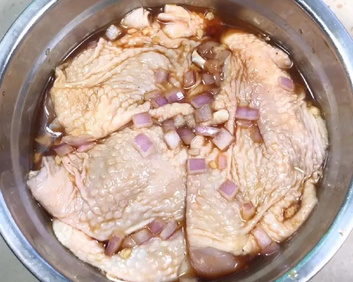 脆皮蒜香鸡腿 第 1 步