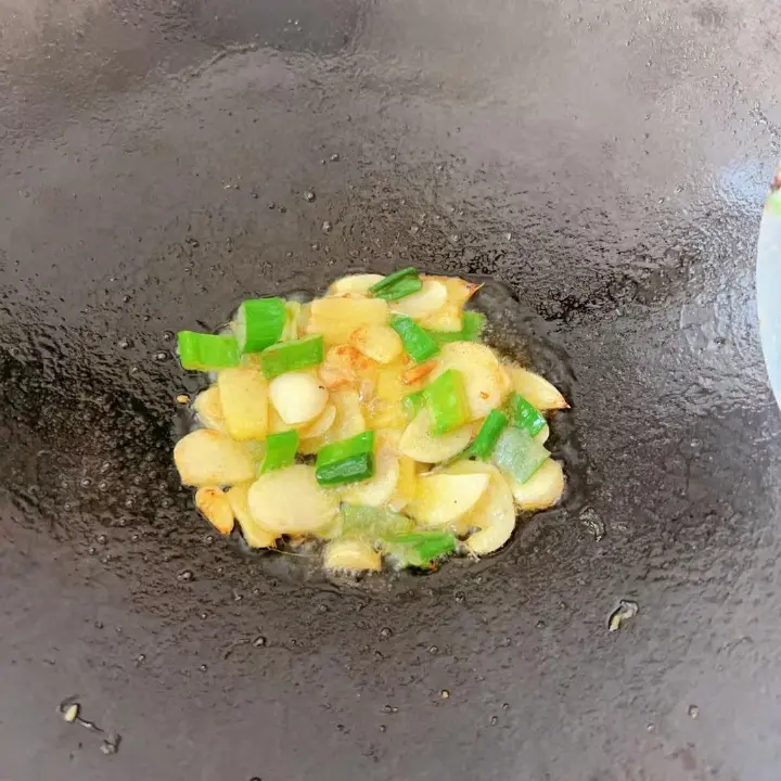干锅炝鳝鱼段 第 8 步