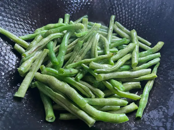 豆角土豆炖排骨 第 3 步