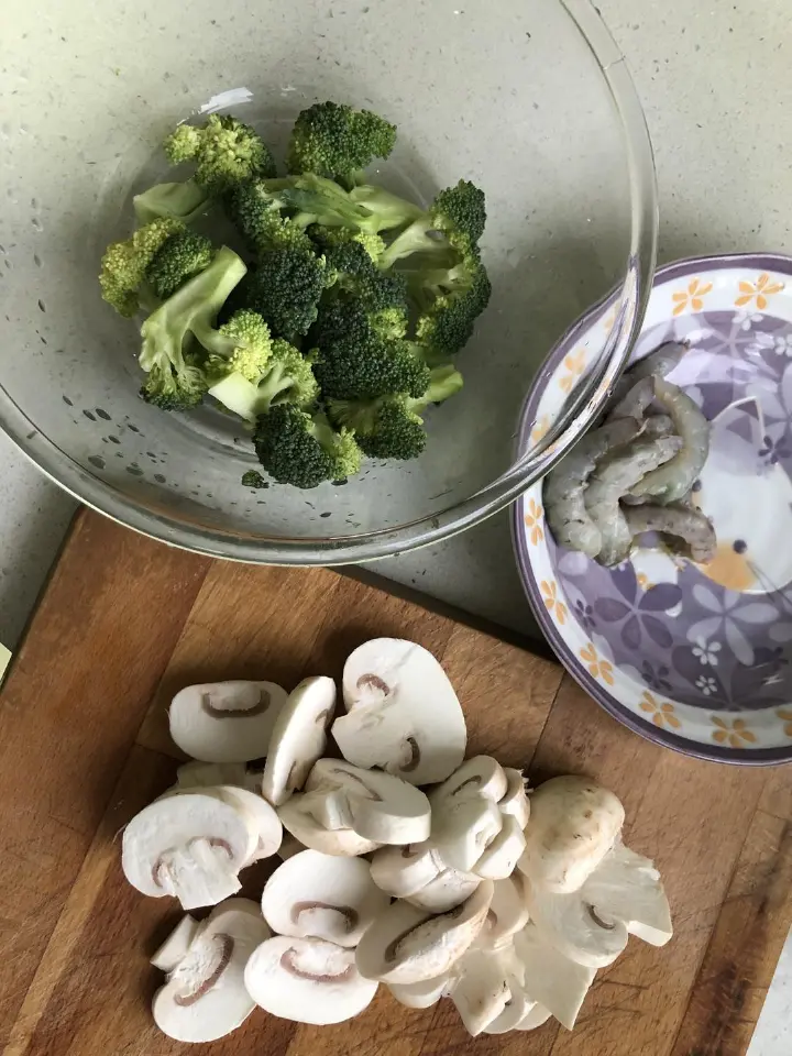 番茄虾仁意面 第 1 步