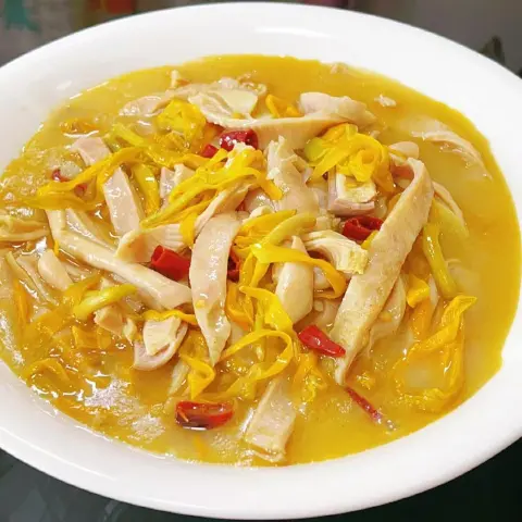 黄花菜烩猪肚