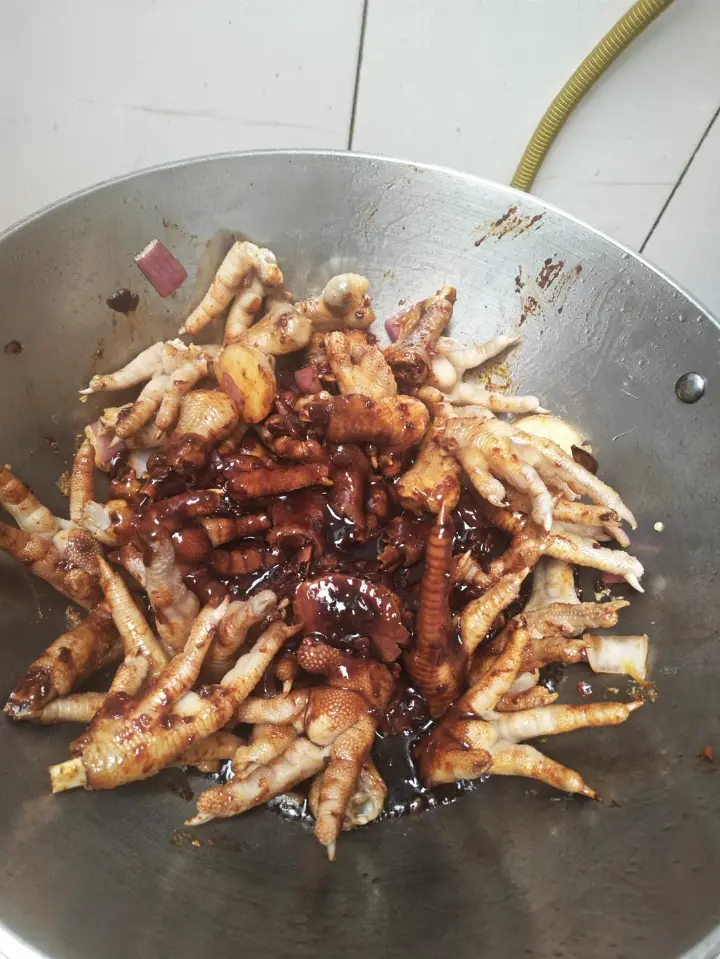 酱香鸡爪煲 第 8 步