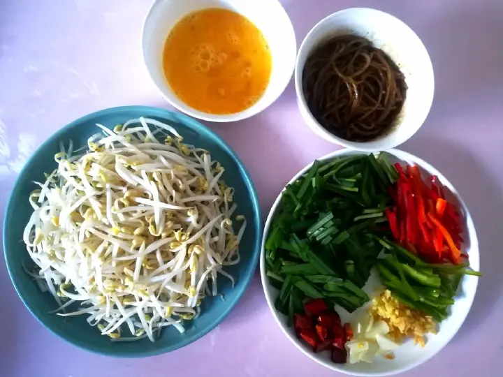 家常豆芽炒粉条 第 2 步