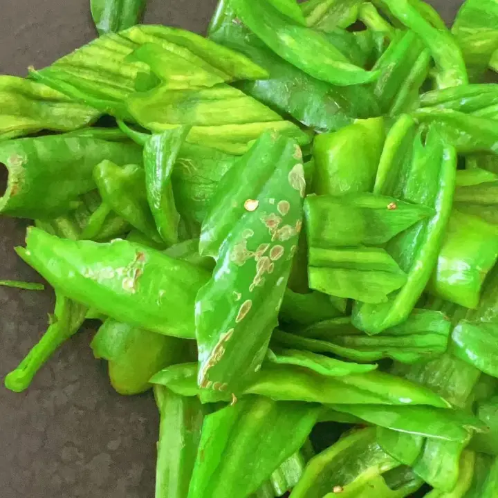 干豆角炒猪皮 第 8 步
