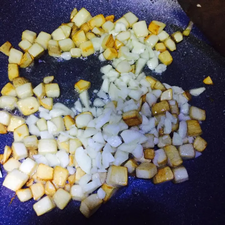 黑胡椒杏鲍菇牛肉粒 第 8 步