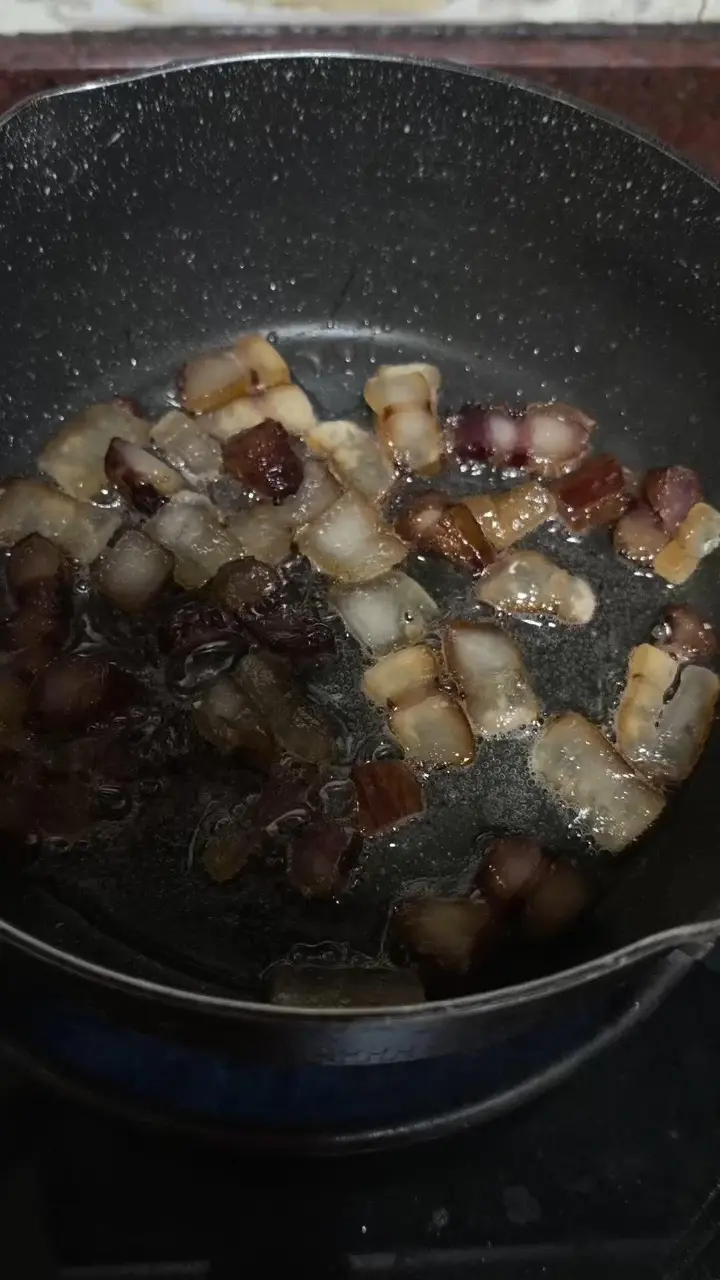 腊肉炒芋头 第 1 步