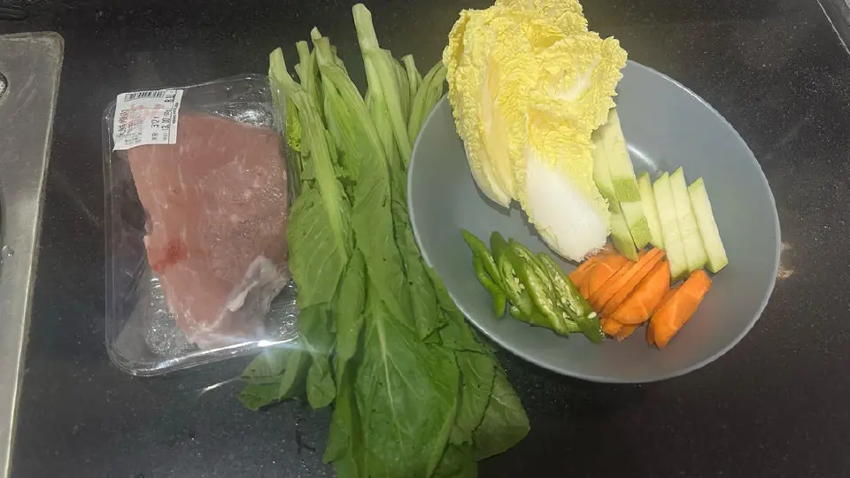 杂菜炒肉成品图