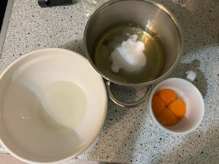 烫面戚风蛋糕 第 1 步
