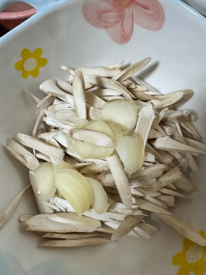 火腿鸡枞菌蒸汤 第 6 步
