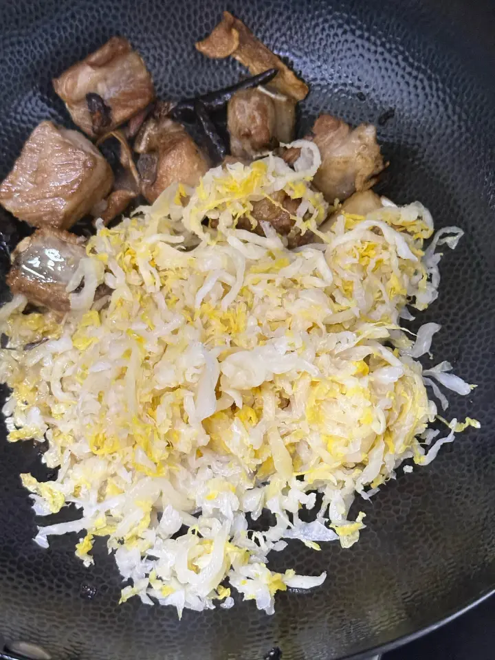 酸菜炖排骨 第 7 步