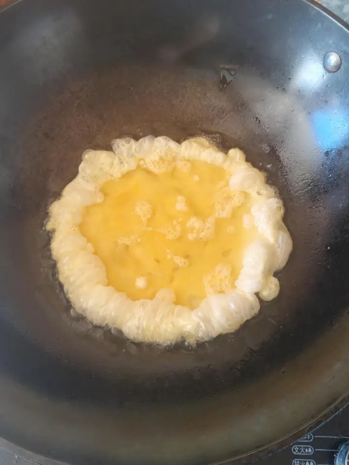 西红柿炒鸡蛋 第 4 步