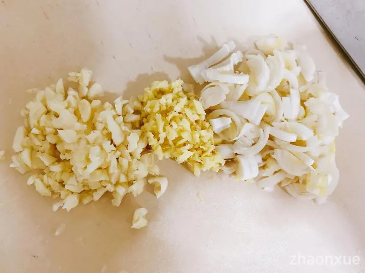 油焖大虾 第 2 步