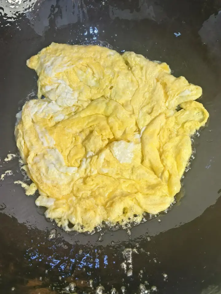 洋葱炒鸡蛋 第 6 步