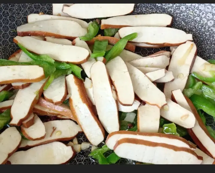 青椒炒豆干 第 2 步