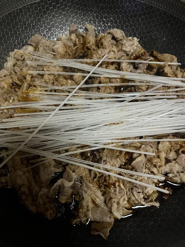 洋葱水晶粉炖肥牛 第 7 步