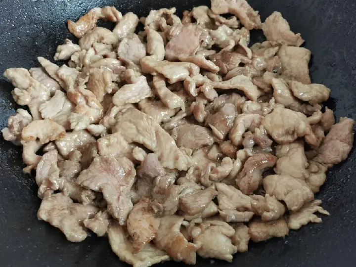 豆角炒肉 第 7 步