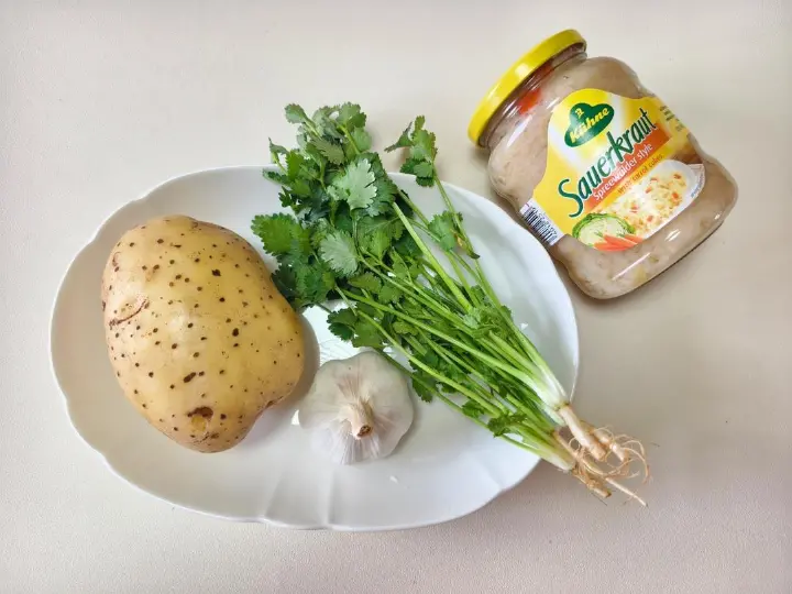 酸菜土豆丝 第 1 步