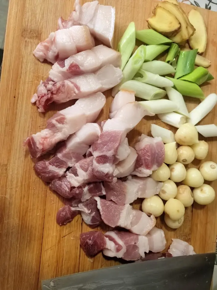 独蒜红烧肉 第 3 步