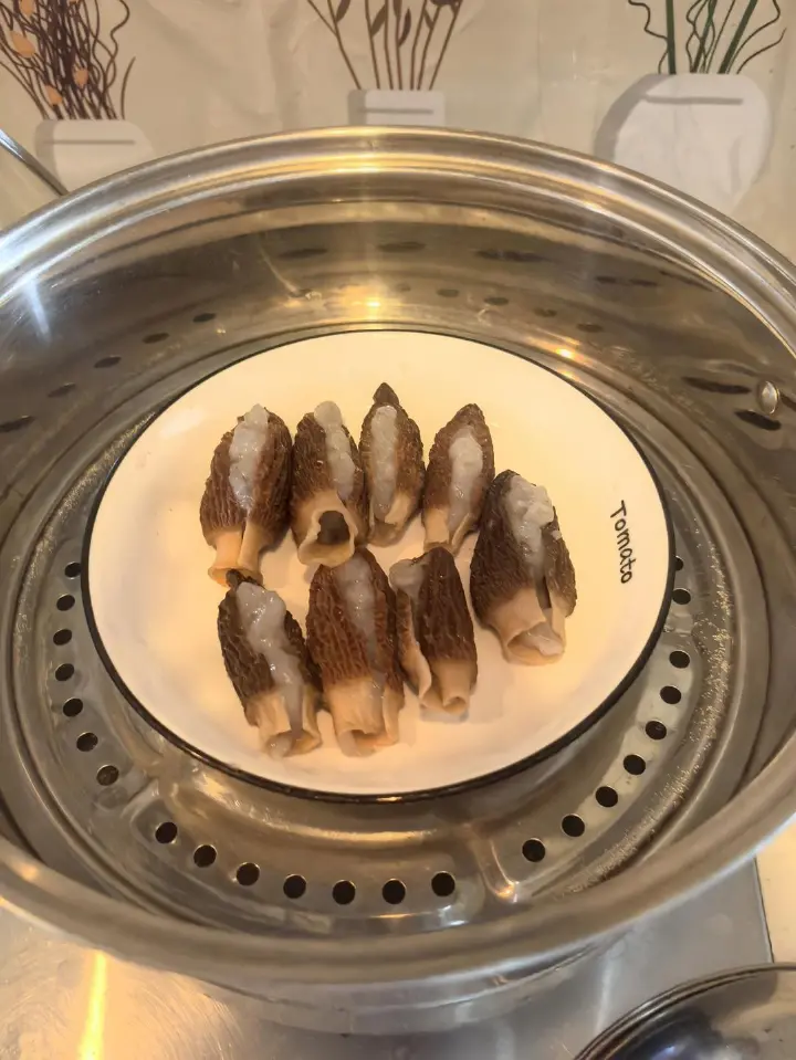 羊肚菌酿虾滑 第 3 步