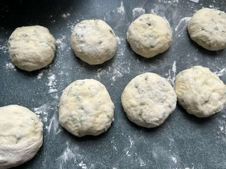 槐花发面软饼 第 7 步