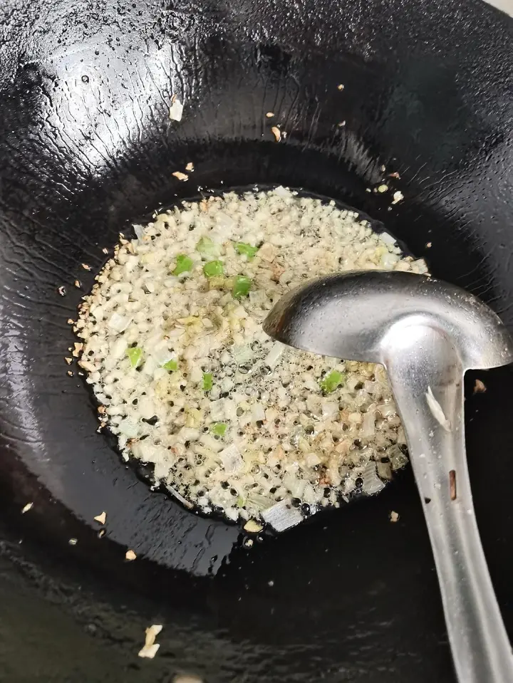 蒜蓉罗马生菜 第 3 步