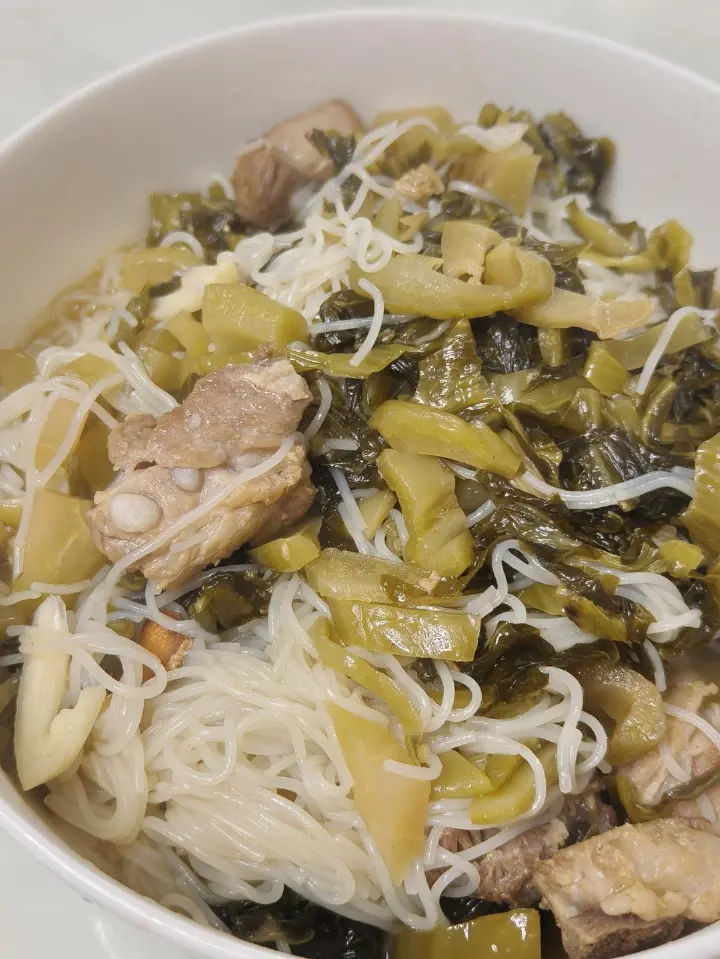 酸菜粉丝炖排骨 第 8 步