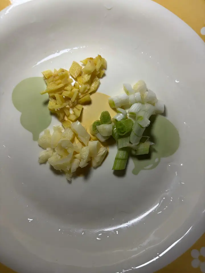 蒜苔五花肉炒豆干 第 4 步