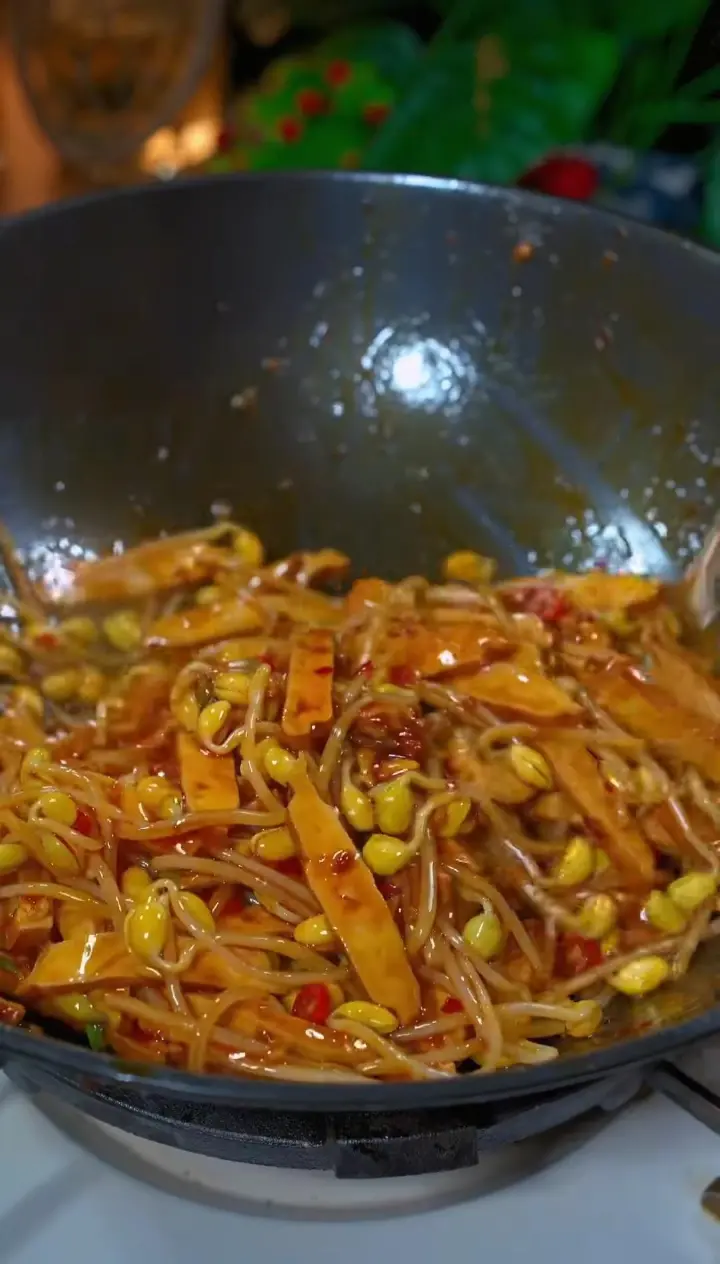 豆芽炒香干 第 6 步