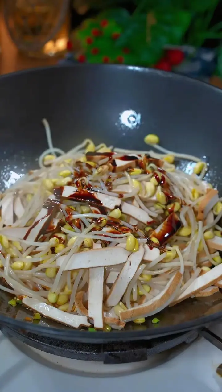 豆芽炒香干 第 5 步
