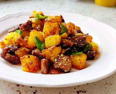 干锅土豆牛肉粒