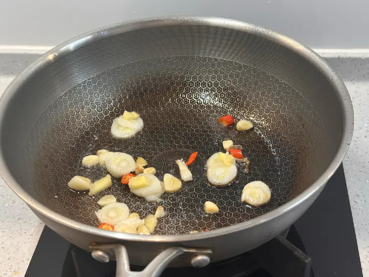 香菇滑鸡 第 4 步