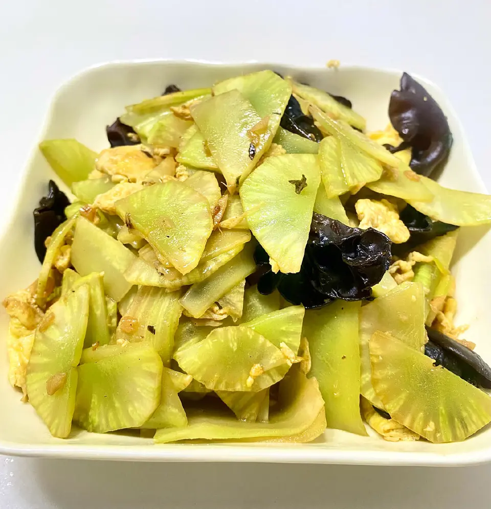 莴笋木耳炒鸡蛋成品图