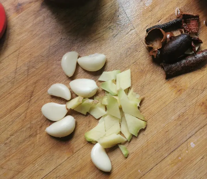 胡萝卜红烧牛腩 第 3 步