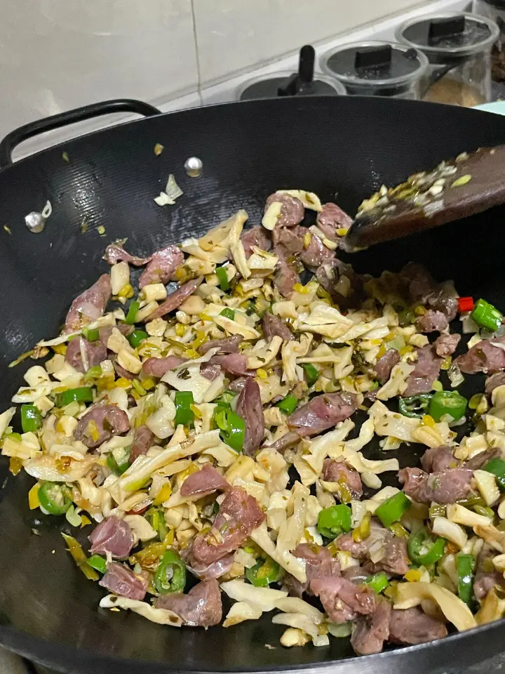 酸菜炒粉皮 第 7 步
