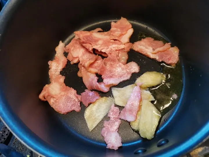 培根炒莴笋茭白 第 7 步