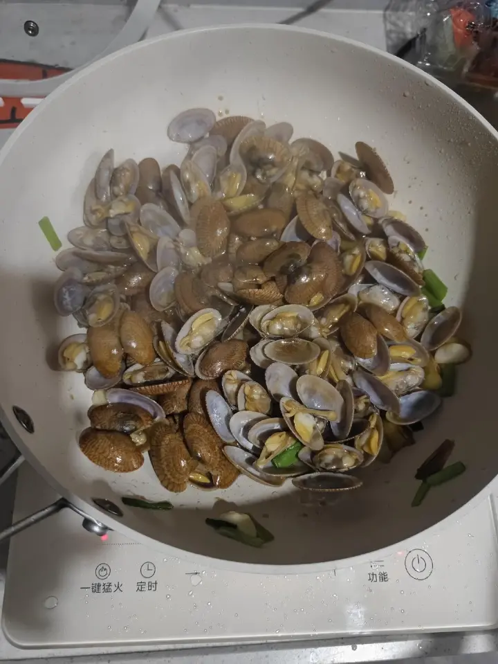爆炒花甲 第 9 步