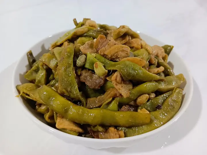 白玉菇炒鸡蛋 第 2 步