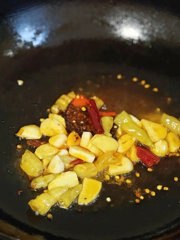 蒜苔炒鸭胗 第 2 步