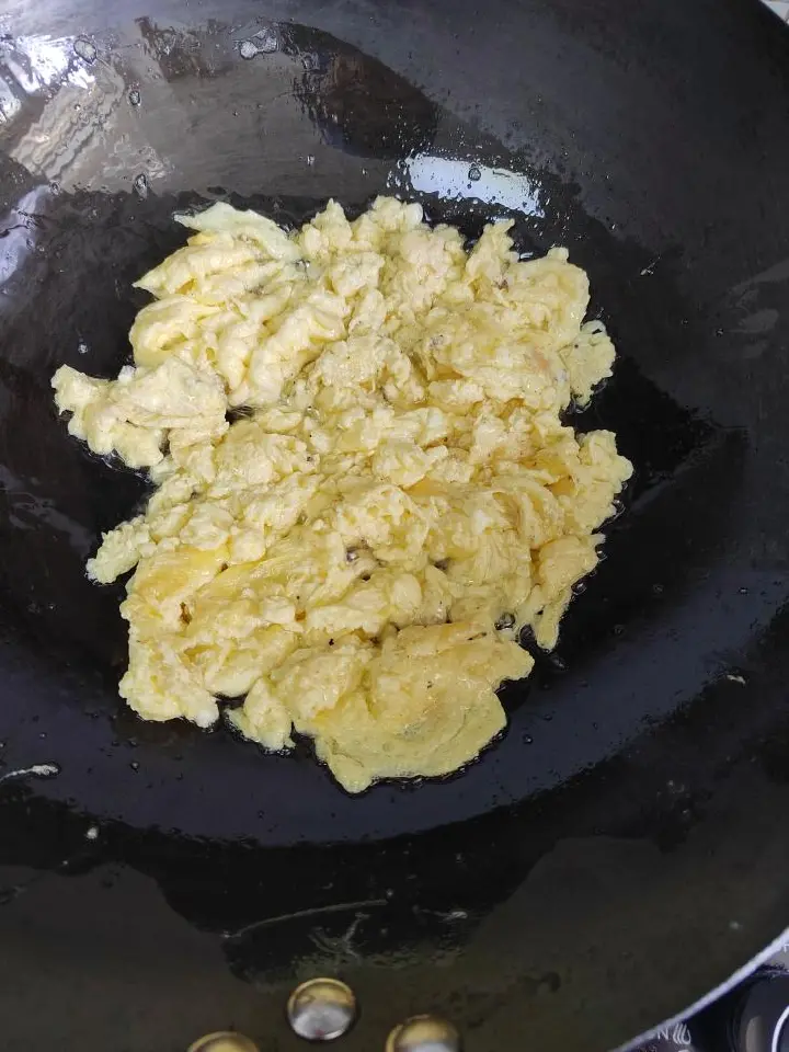 西红柿炒鸡蛋 第 3 步