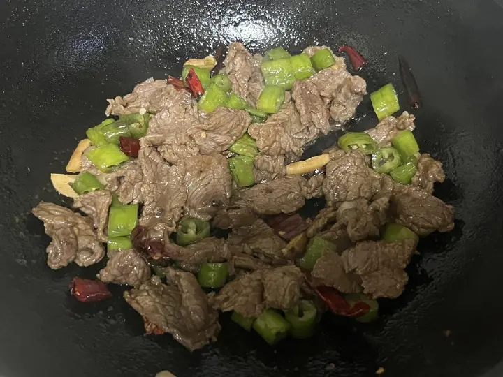 辣椒炒牛肉 第 3 步