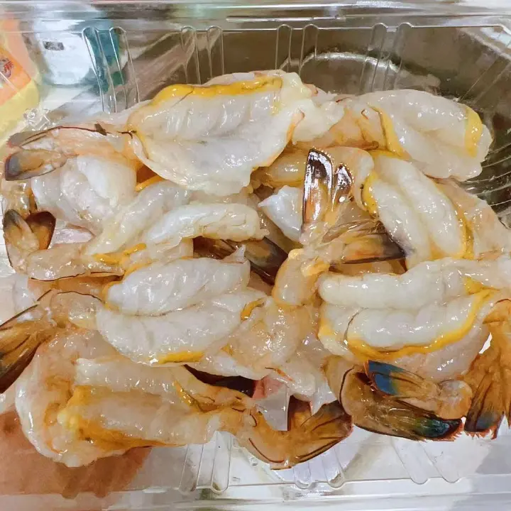 金银蛋炒虾球 第 3 步